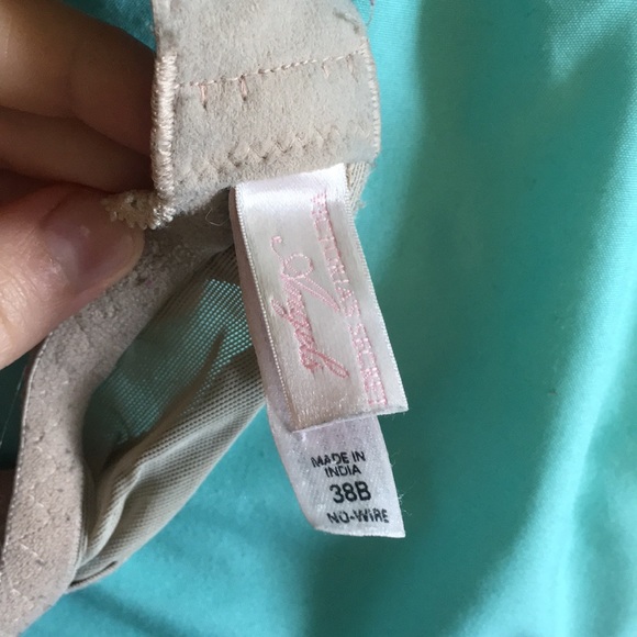 No wire Victoria Secret Bra - Picture 3 of 3